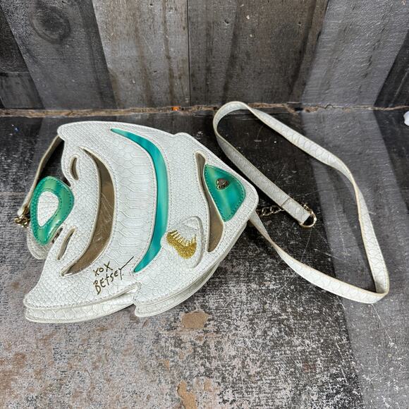 Betsey Johnson XOX KITSCH FISHY Crossbody Angel - Picture 13 of 13